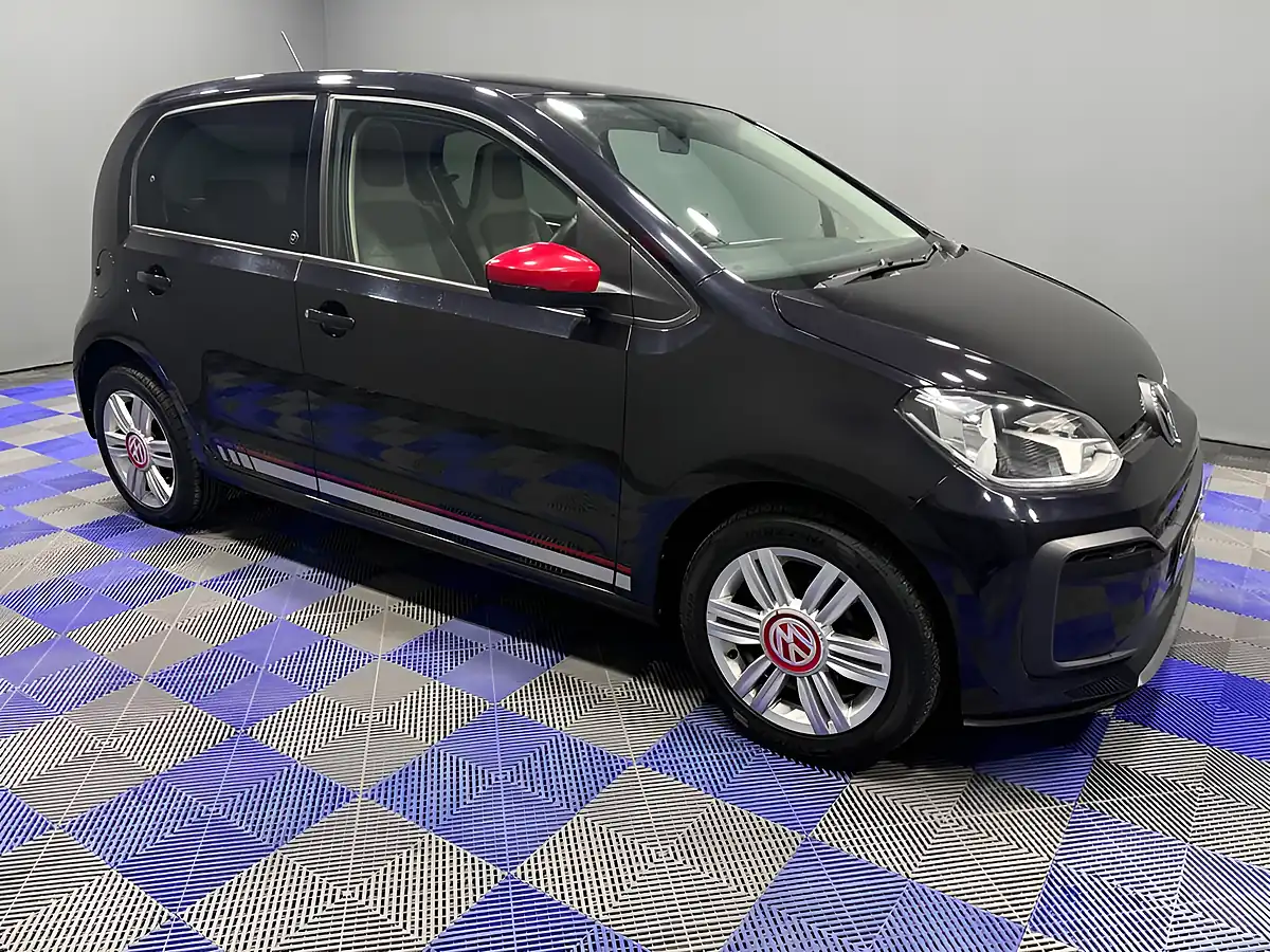 Used 2018 Volkswagen Up! Beats Deep Black Pearl - Interior and Exterior details 7