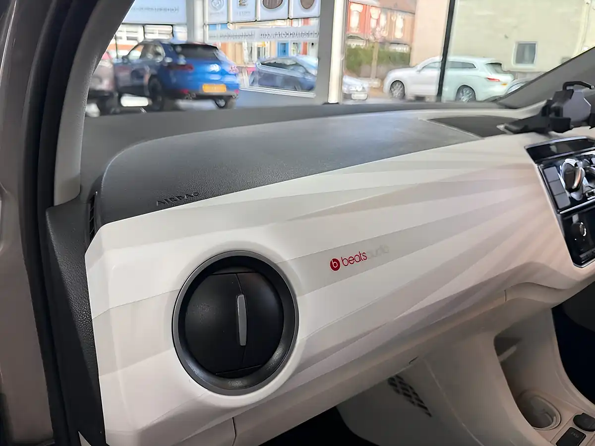 Used 2018 Volkswagen Up! Beats Silver - Interior and Exterior details 12