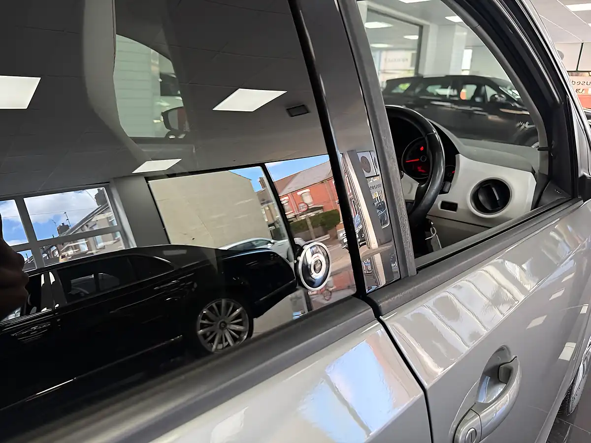 Used 2018 Volkswagen Up! Beats Silver - Interior and Exterior details 6
