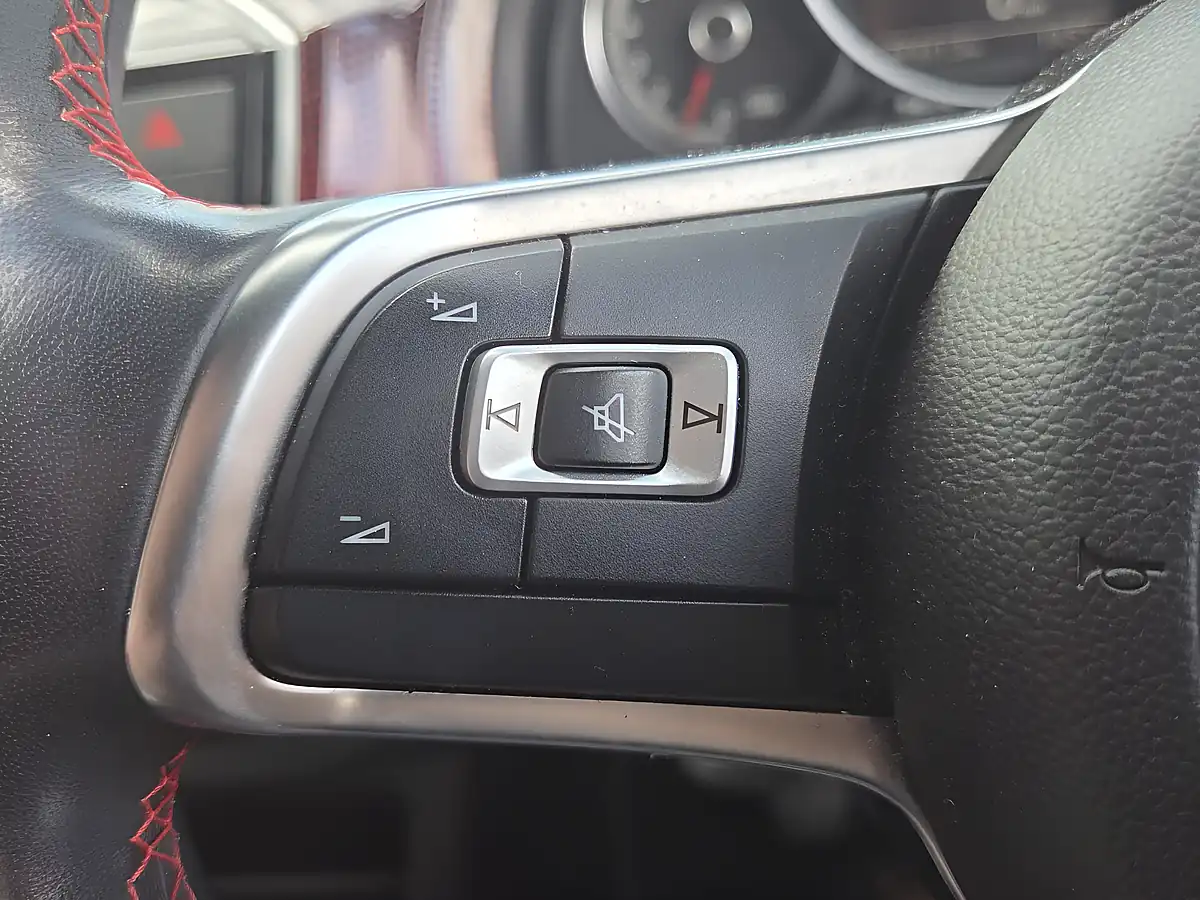 Used 2018 Volkswagen Up! GTI Red - Interior and Exterior details 13