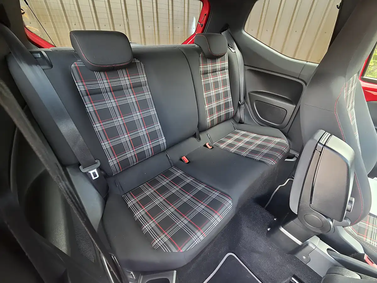 Used 2018 Volkswagen Up! GTI Red - Interior and Exterior details 15