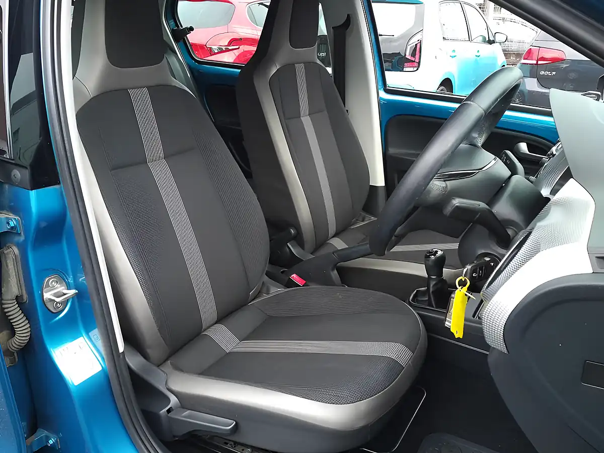 Used 2018 Volkswagen Up! High Up! Blue - Interior and Exterior details 11