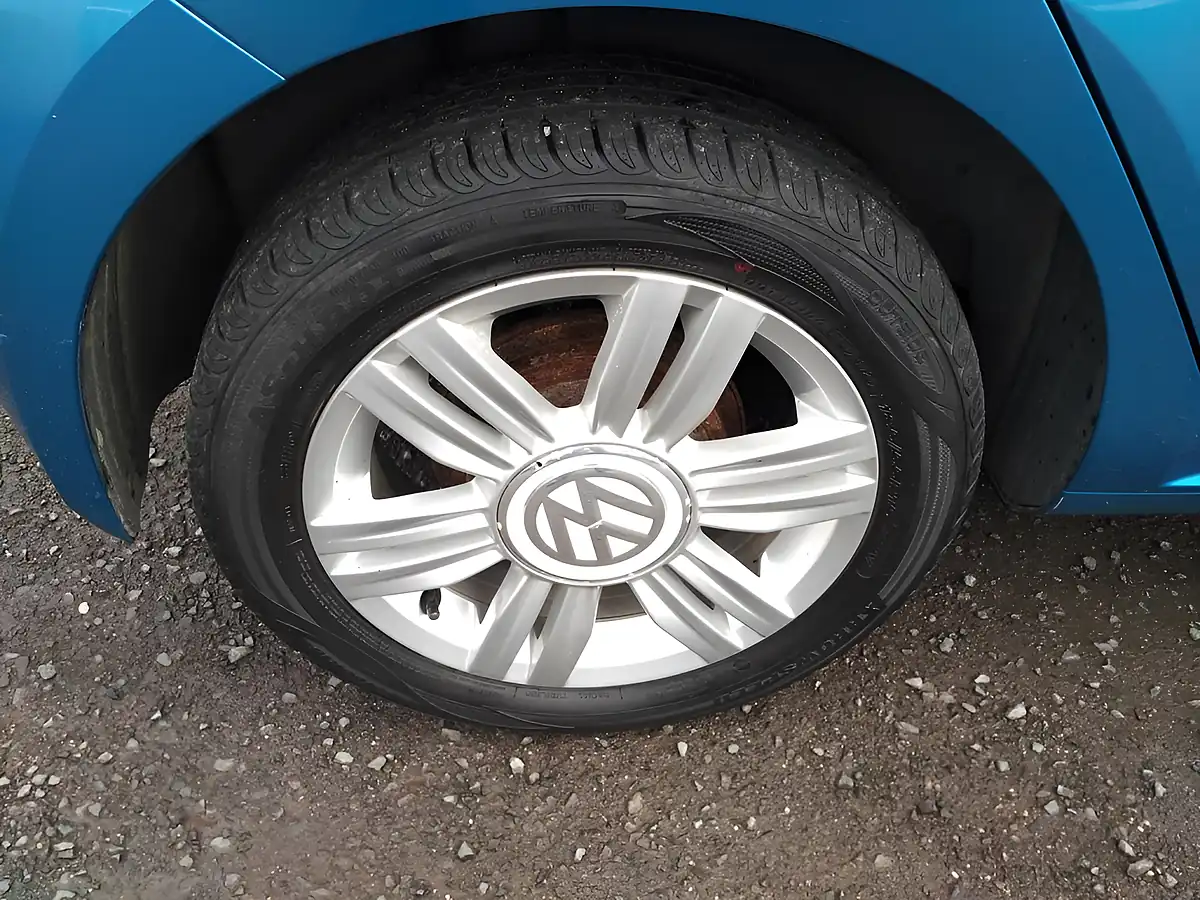 Used 2018 Volkswagen Up! High Up! Blue - Interior and Exterior details 12