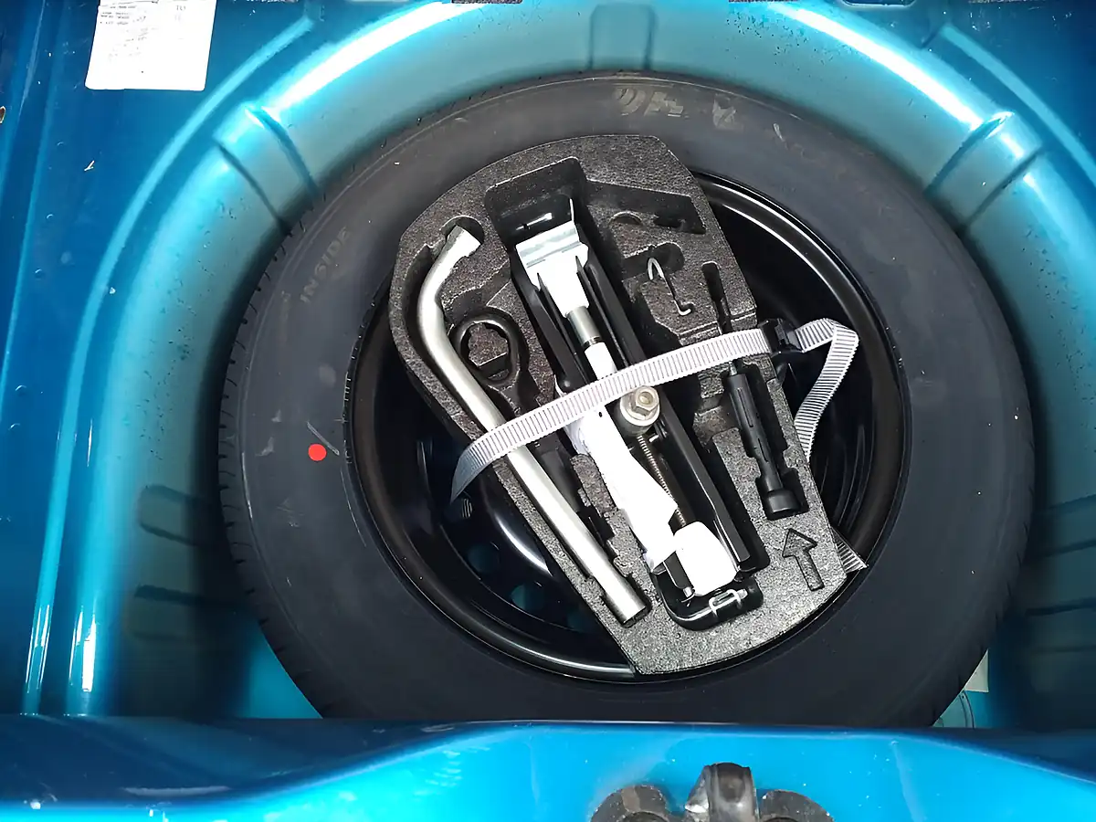 Used 2018 Volkswagen Up! High Up! Blue - Interior and Exterior details 13