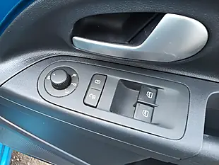 Used 2018 Volkswagen Up! High Up! Blue - Interior and Exterior details 15