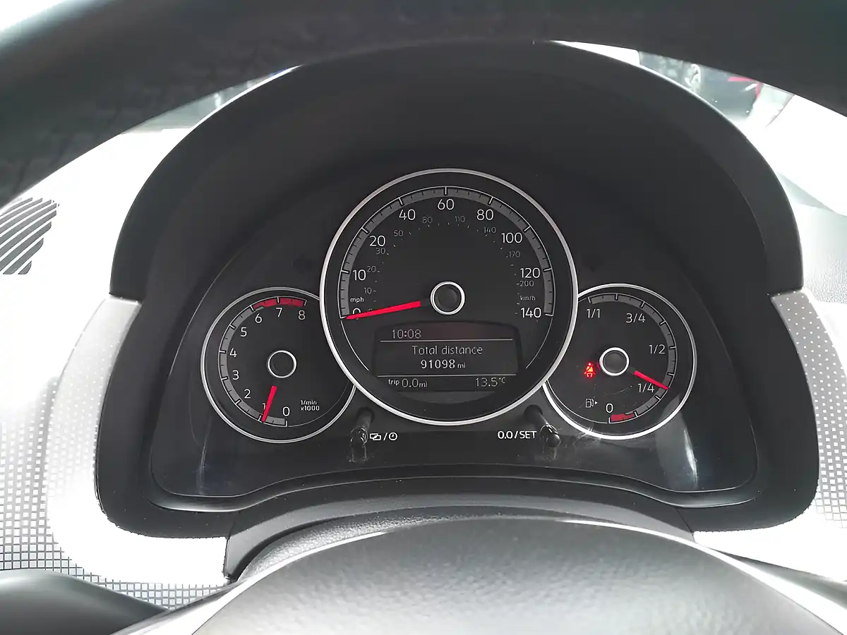 Used 2018 Volkswagen Up! High Up! Blue - Interior and Exterior details 16