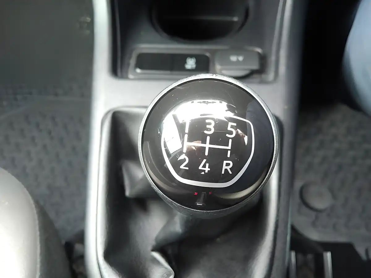 Used 2018 Volkswagen Up! High Up! Blue - Interior and Exterior details 18