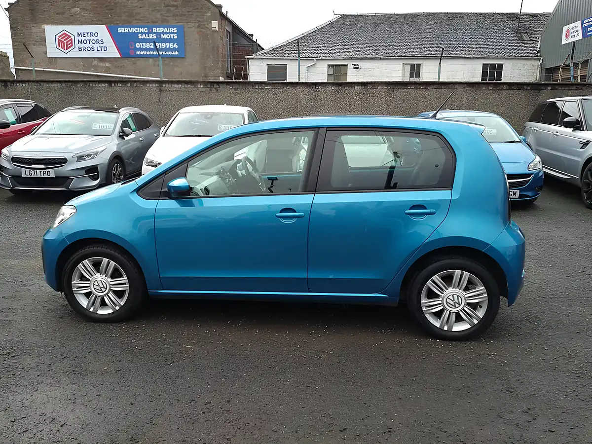 Used 2018 Volkswagen Up! High Up! Blue - Interior and Exterior details 3