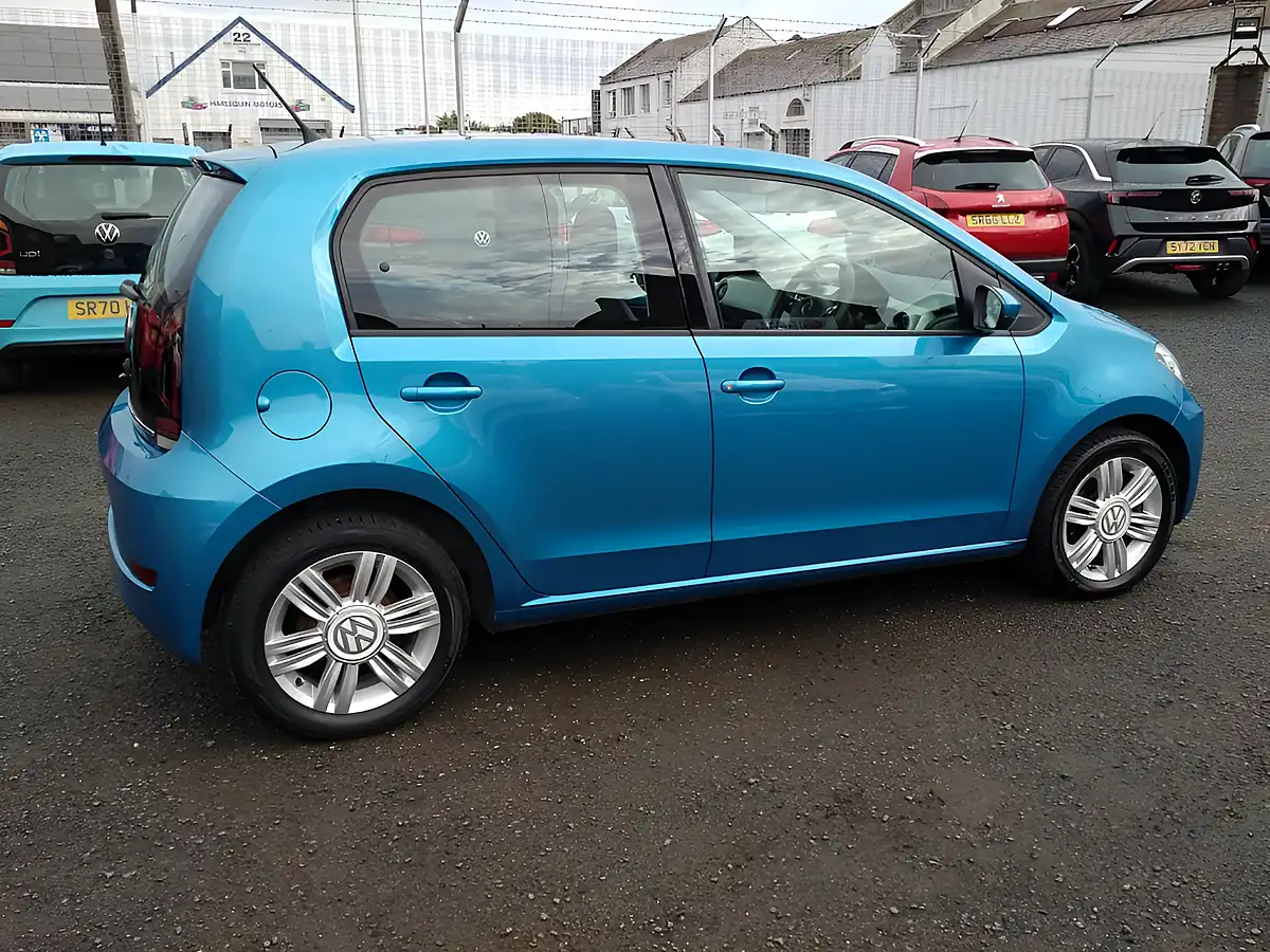 Used 2018 Volkswagen Up! High Up! Blue - Interior and Exterior details 8