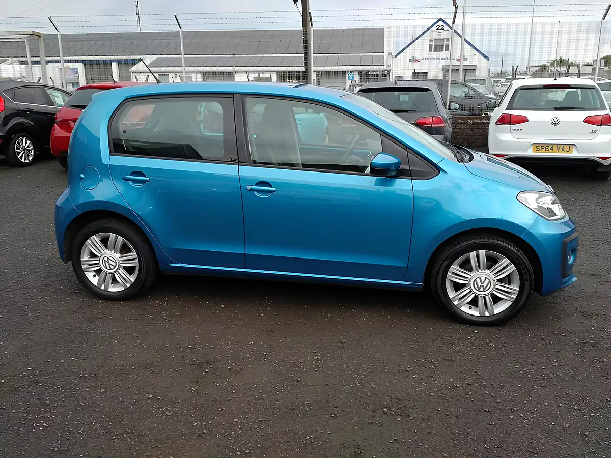 Used 2018 Volkswagen Up! High Up! Blue - Interior and Exterior details 9