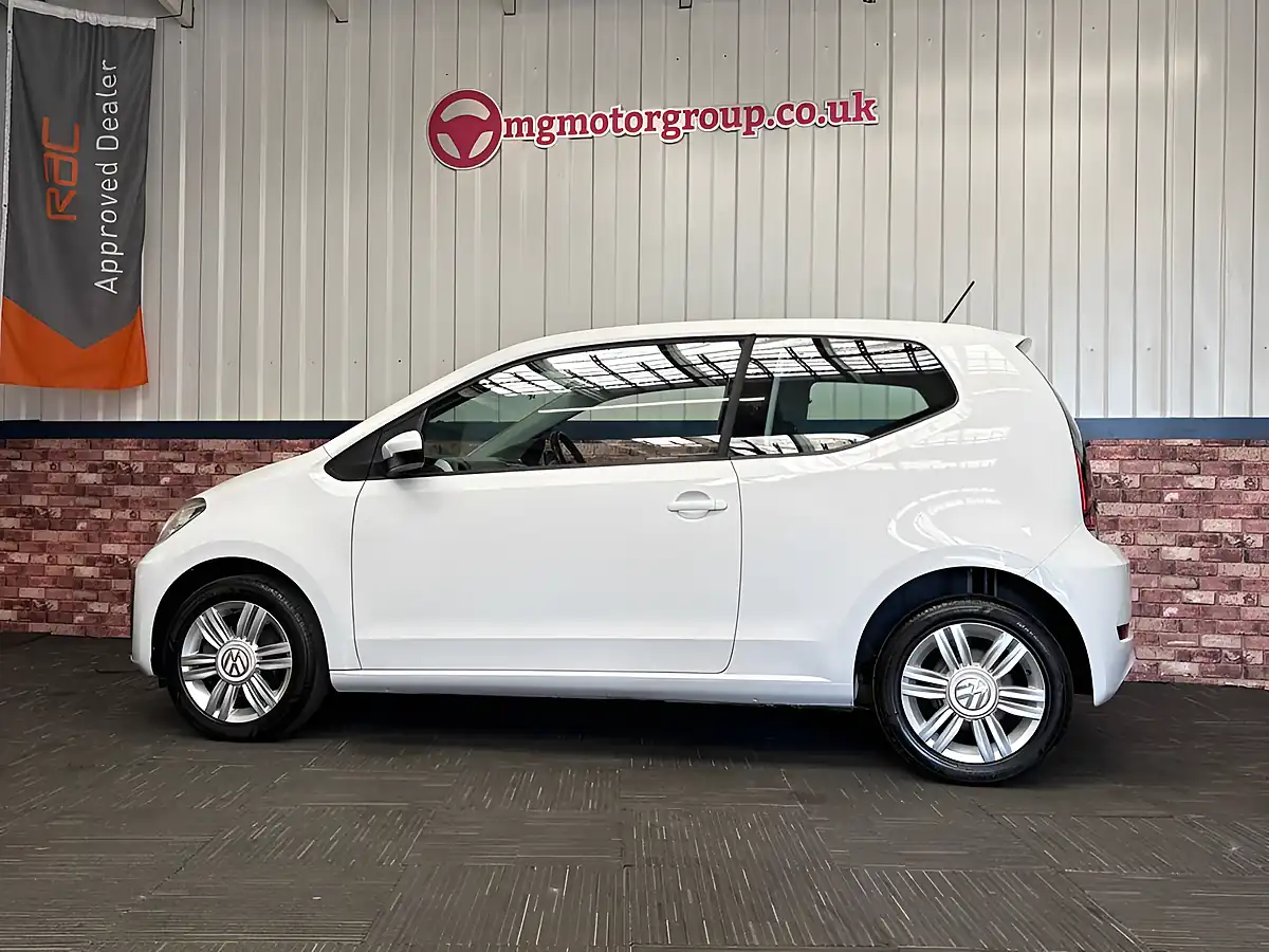 Used 2018 Volkswagen Up! High Up! Pure White - Interior and Exterior details 11