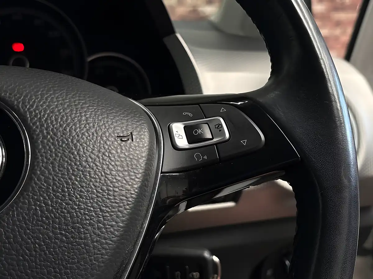 Used 2018 Volkswagen Up! High Up! Pure White - Interior and Exterior details 14