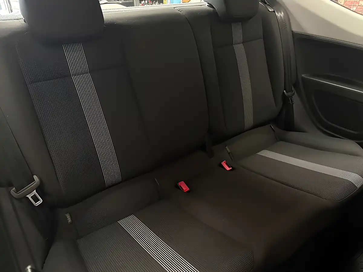 Used 2018 Volkswagen Up! High Up! Pure White - Interior and Exterior details 17
