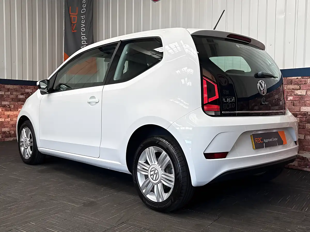 Used 2018 Volkswagen Up! High Up! Pure White - Interior and Exterior details 5