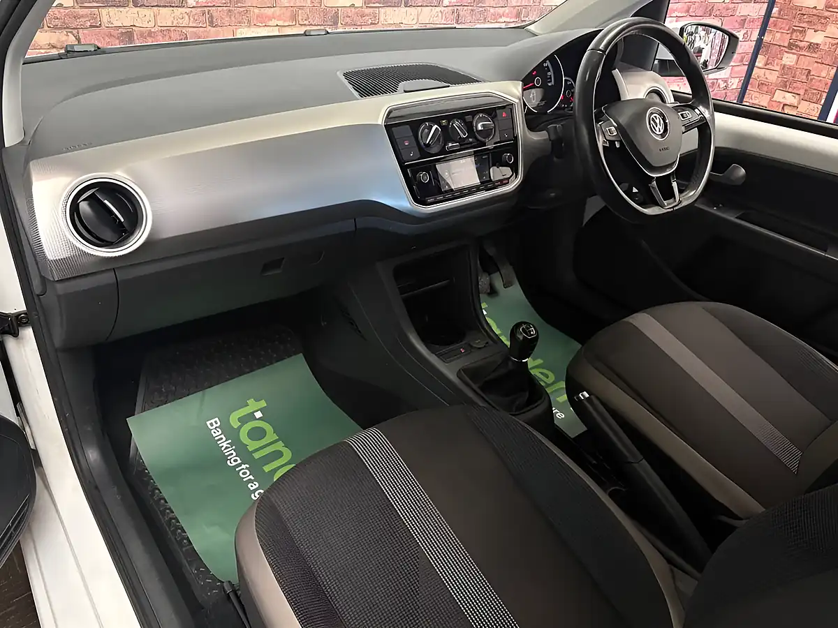 Used 2018 Volkswagen Up! High Up! Pure White - Interior and Exterior details 9
