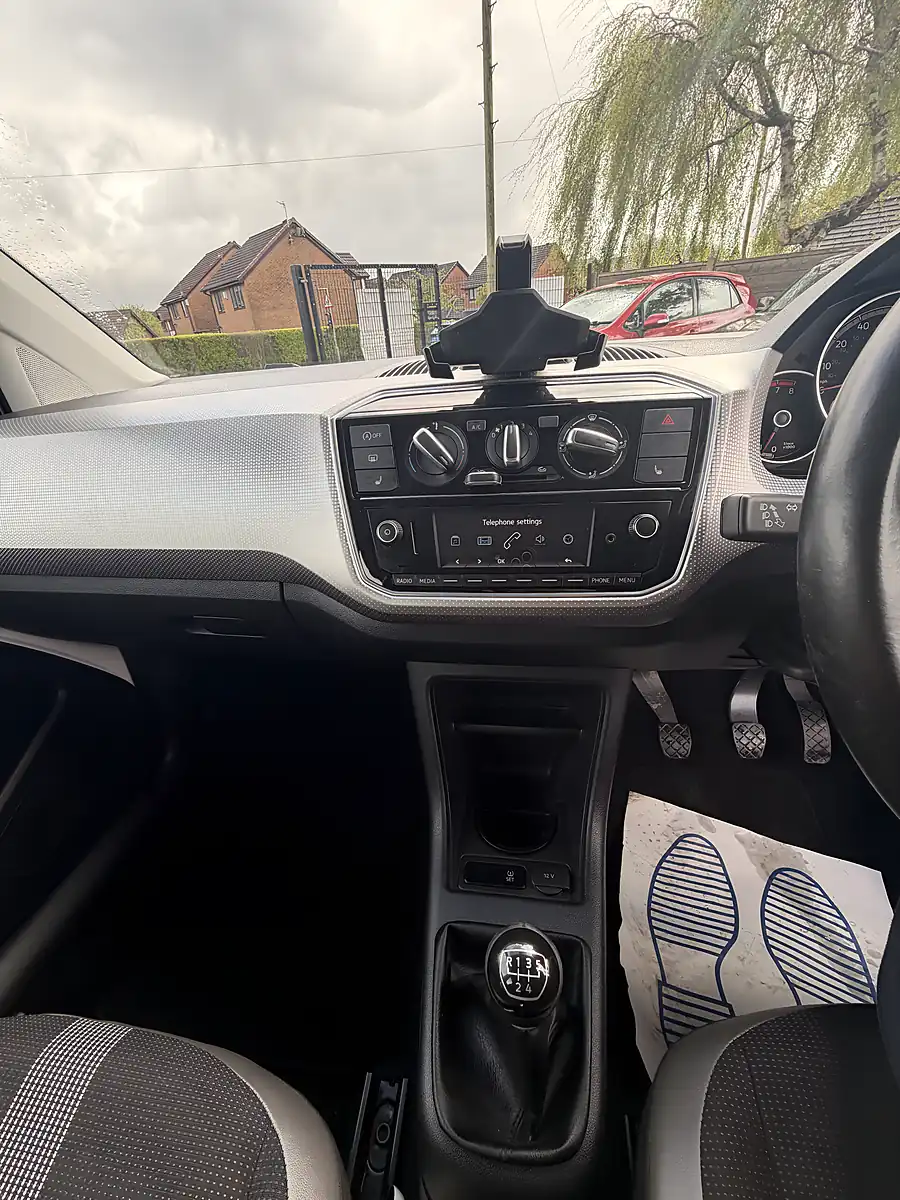 Used 2018 Volkswagen Up High Up White - Interior and Exterior details 11
