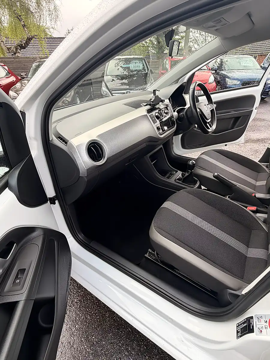 Used 2018 Volkswagen Up High Up White - Interior and Exterior details 15
