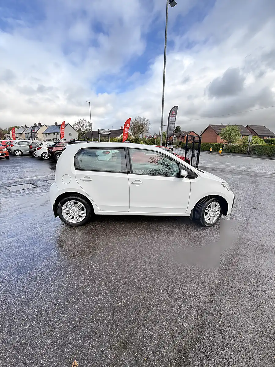 Used 2018 Volkswagen Up High Up White - Interior and Exterior details 8