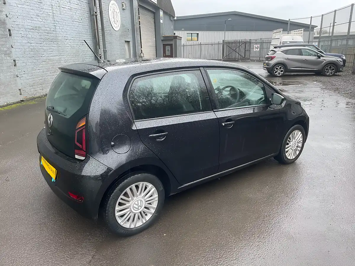 Used 2018 Volkswagen Up! Move Up Black - Interior and Exterior details 7