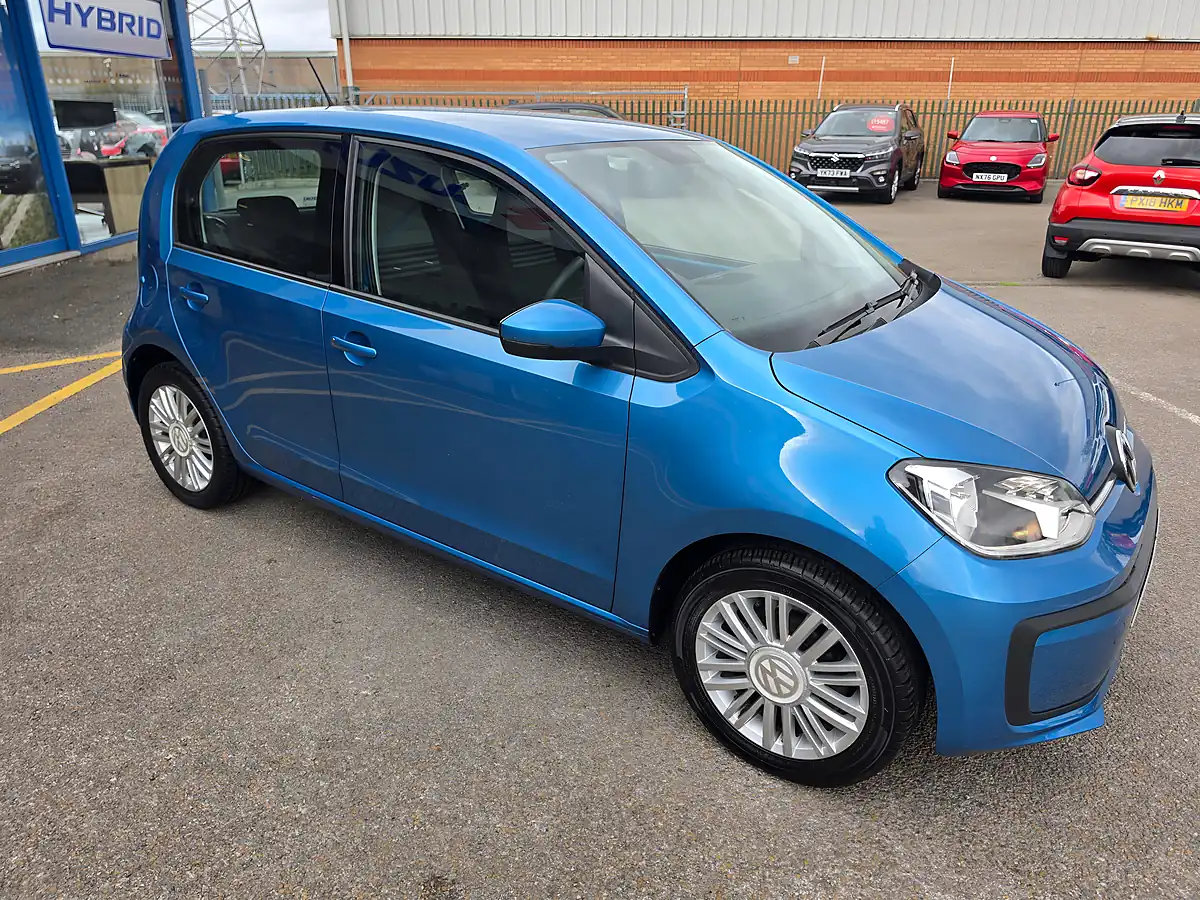 Used 2018 Volkswagen Up! Move Up! Blue - Interior and Exterior details 12
