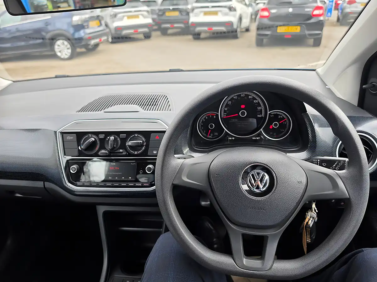 Used 2018 Volkswagen Up! Move Up! Blue - Interior and Exterior details 18