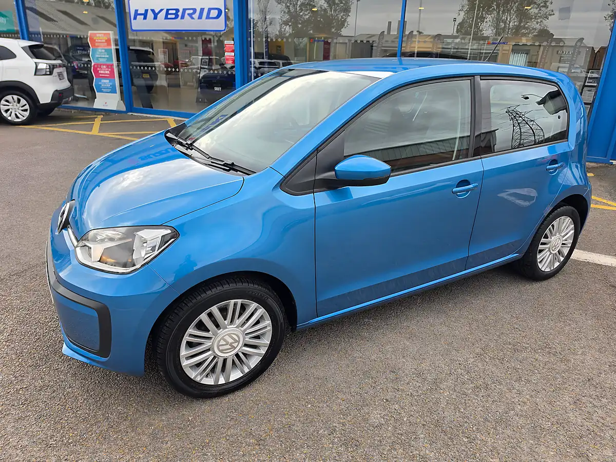 Used 2018 Volkswagen Up! Move Up! Blue - Interior and Exterior details 4