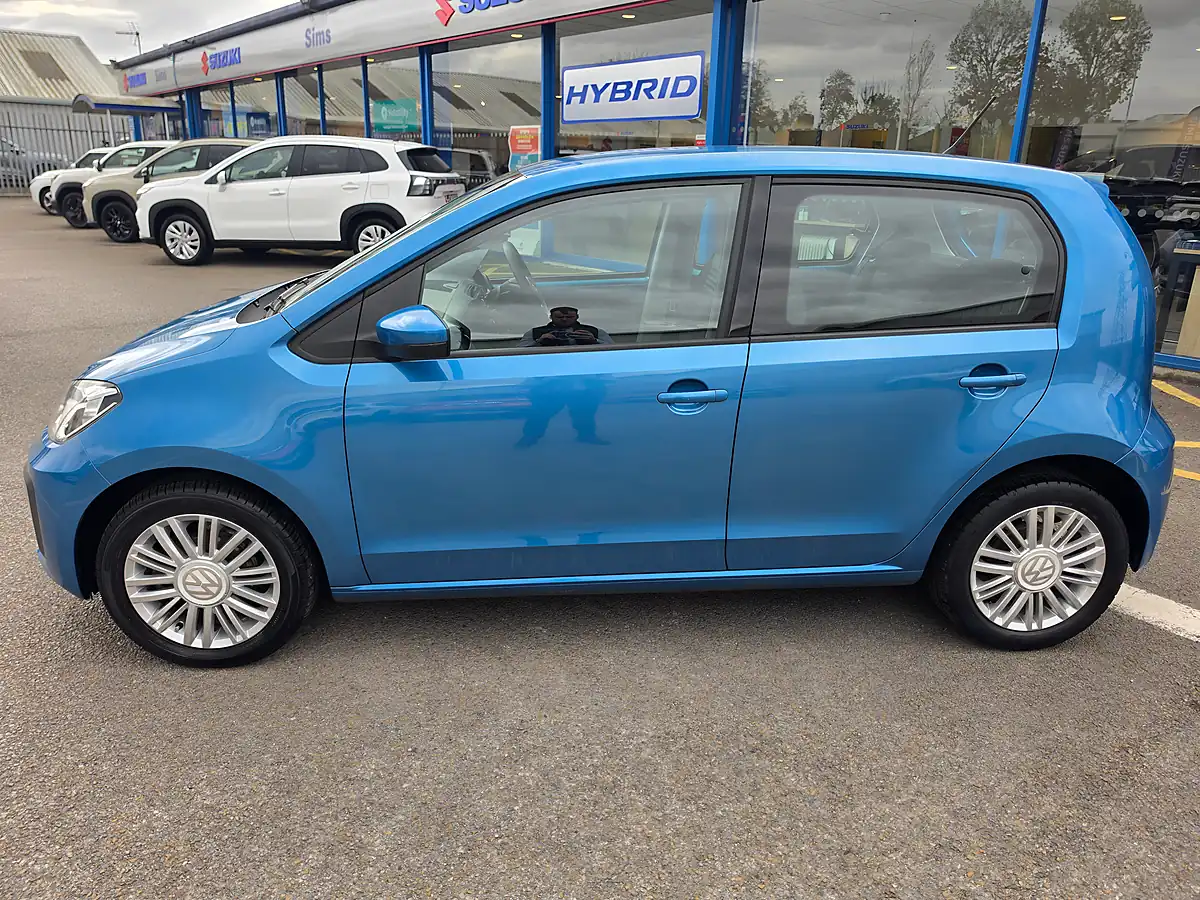 Used 2018 Volkswagen Up! Move Up! Blue - Interior and Exterior details 5