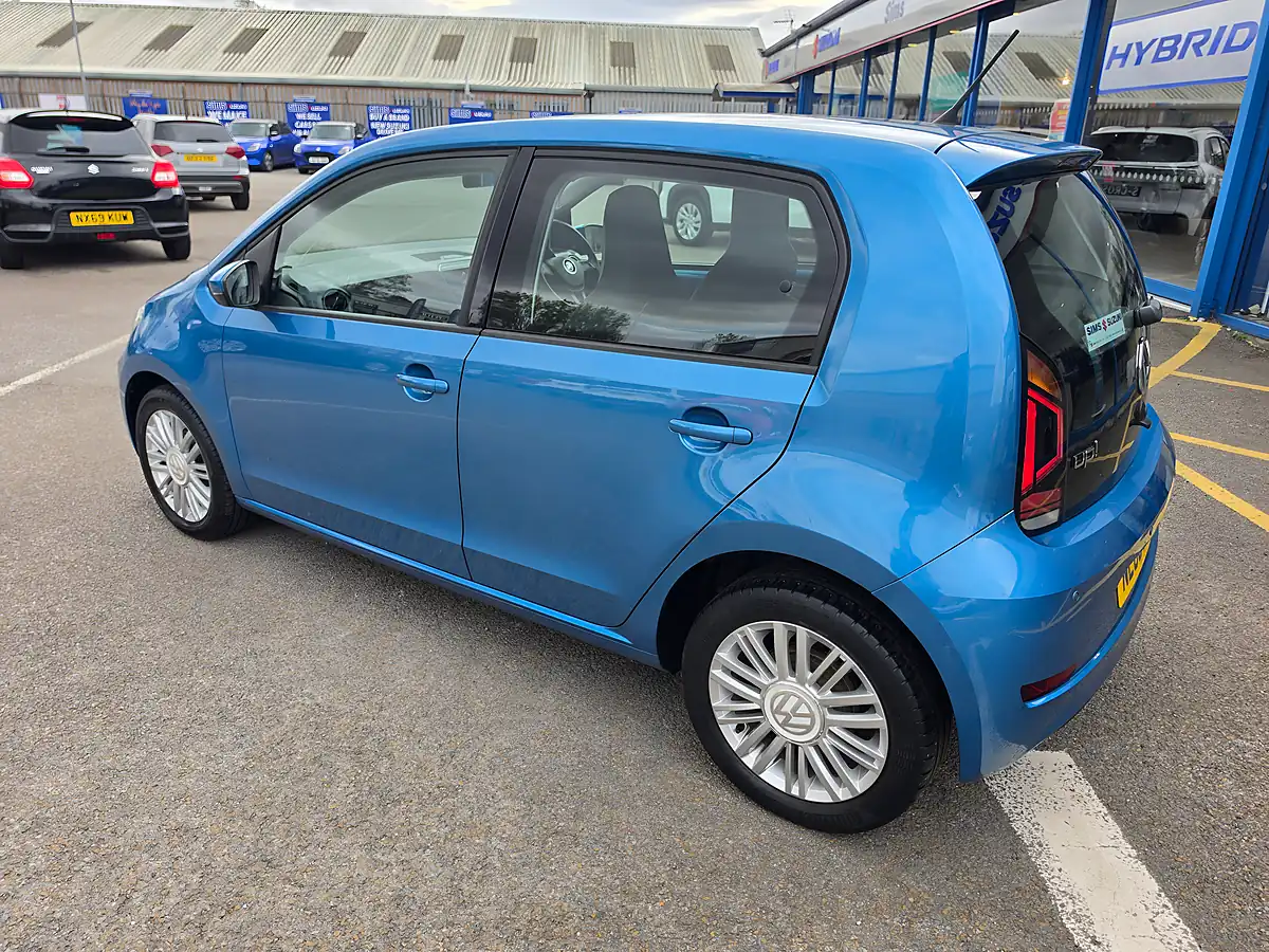 Used 2018 Volkswagen Up! Move Up! Blue - Interior and Exterior details 8