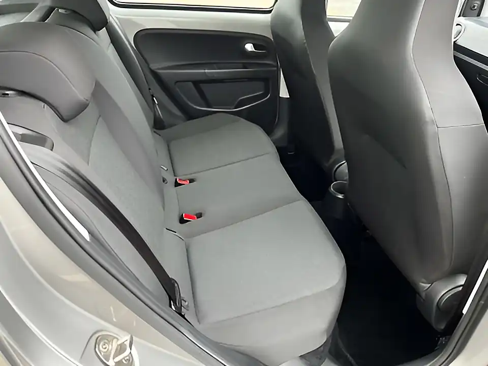 Used 2018 Volkswagen Up Move Up! Silver - Interior and Exterior details 17
