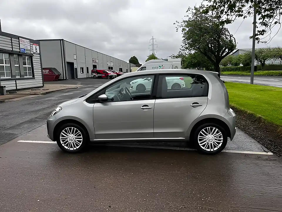 Used 2018 Volkswagen Up Move Up! Silver - Interior and Exterior details 2