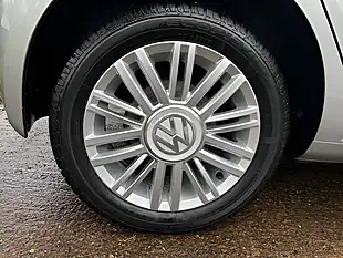 Used 2018 Volkswagen Up Move Up! Silver - Interior and Exterior details 9
