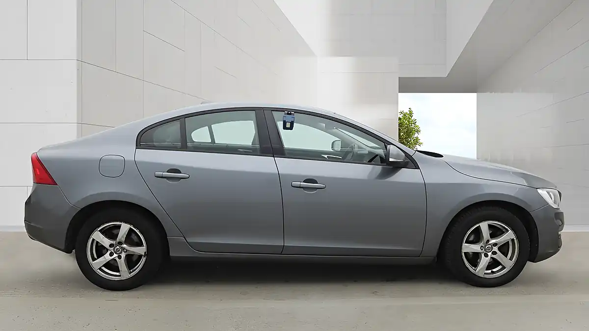 Used 2018 Volvo S60 Business Edition Osmium Grey - Interior and Exterior details 5