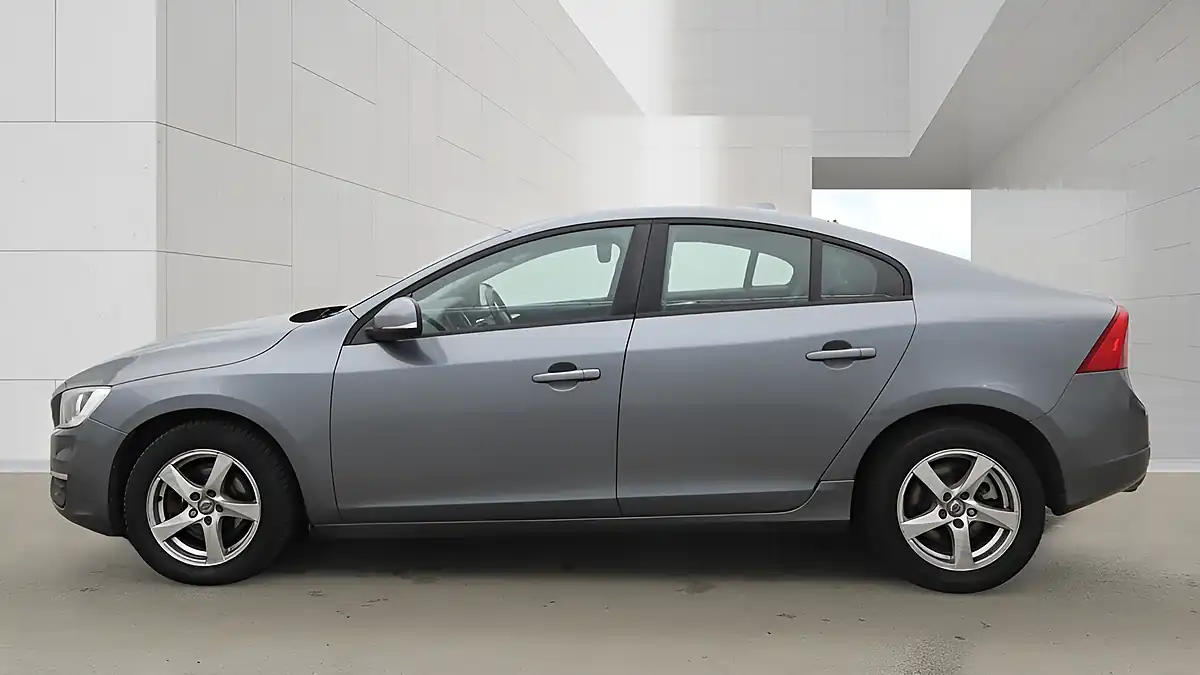 Used 2018 Volvo S60 Business Edition Osmium Grey - Interior and Exterior details 6