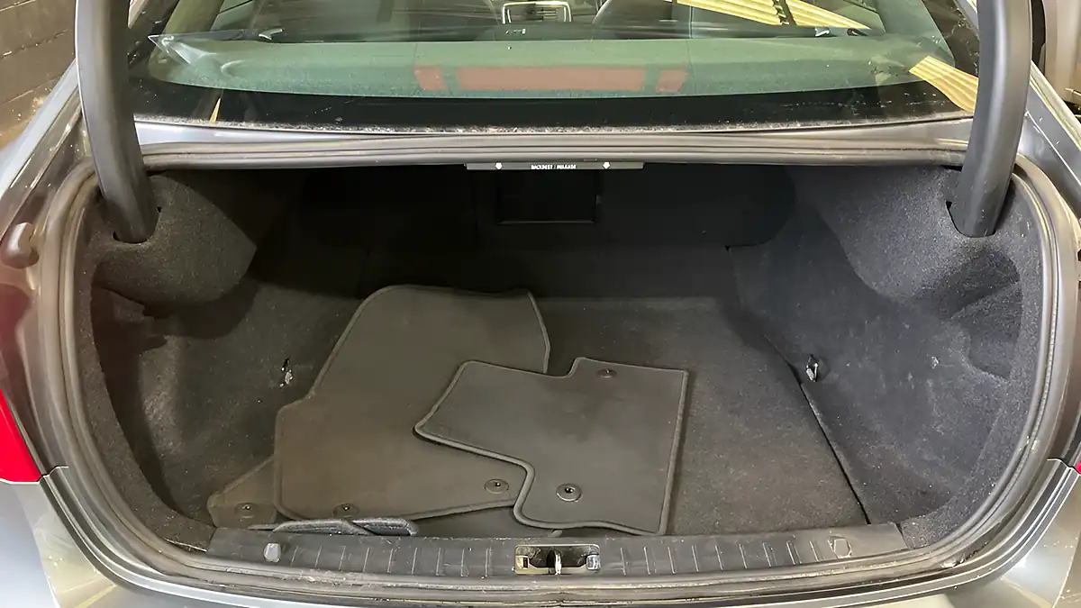 Used 2018 Volvo S60 Business Edition Osmium Grey - Interior and Exterior details 7