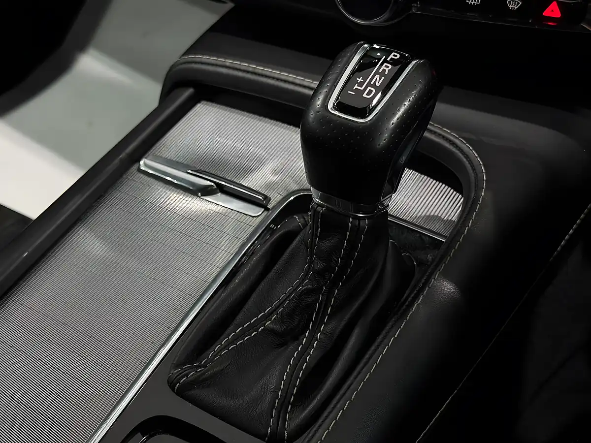 Used 2018 Volvo S90 R-Design Grey - Interior and Exterior details 15