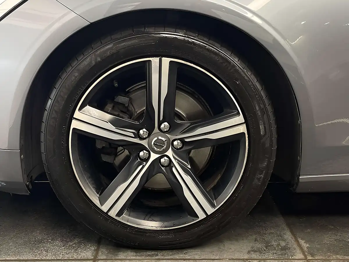 Used 2018 Volvo S90 R-Design Grey - Interior and Exterior details 20