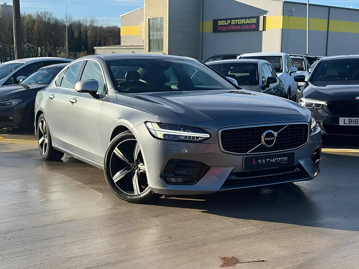 Used 2018 Volvo S90 R-Design Grey - Front View