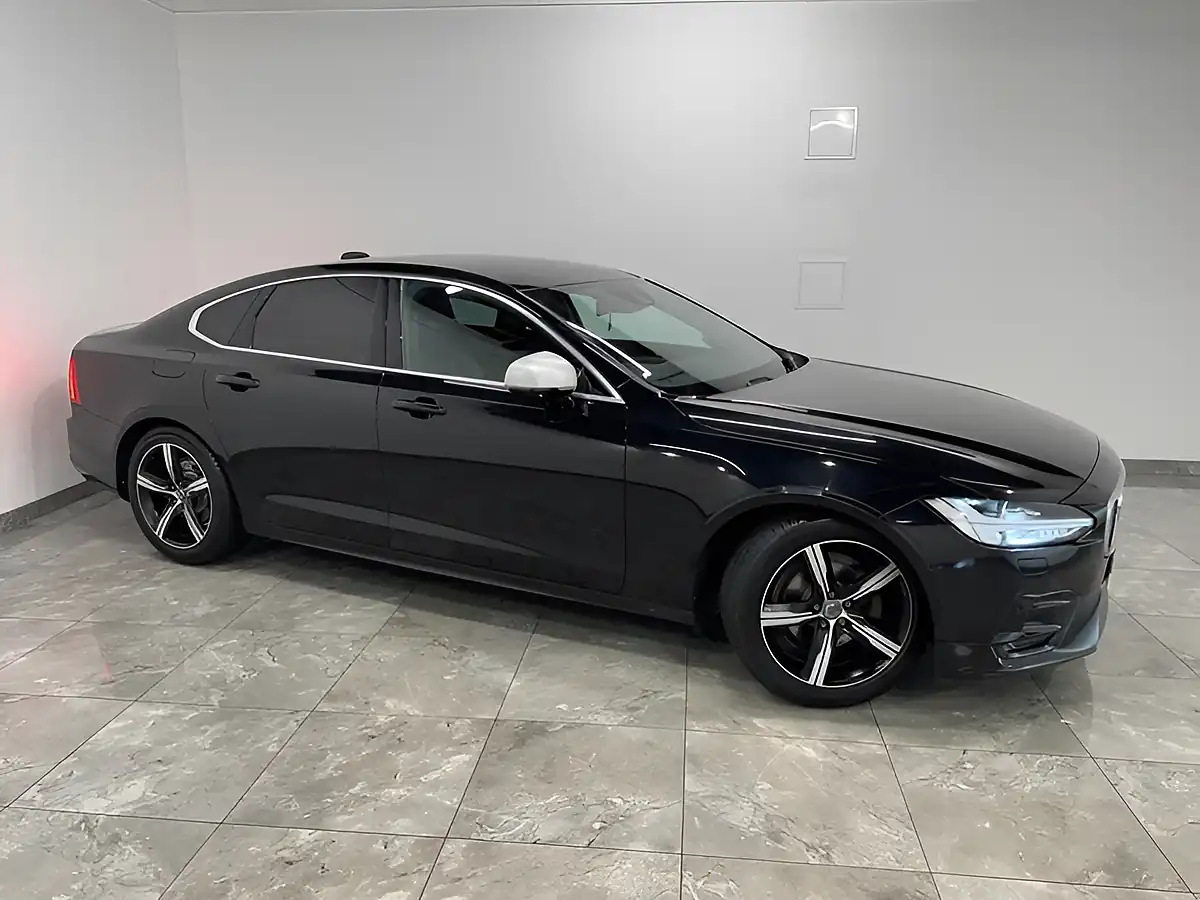 Used 2018 Volvo S90 R-Design Onyx Black - Interior and Exterior details 2