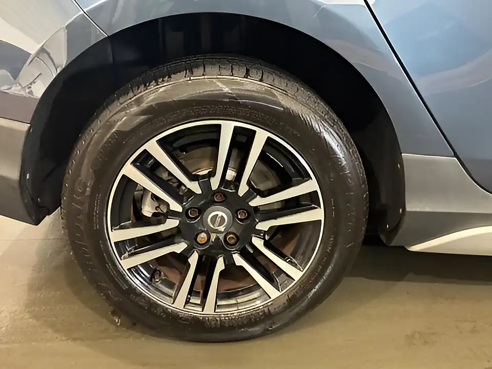 Used 2018 Volvo V40 Cross Country Blue - Interior and Exterior details 15