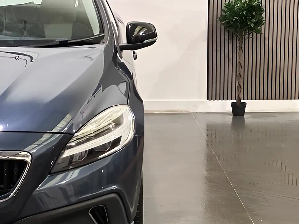 Used 2018 Volvo V40 Cross Country Blue - Interior and Exterior details 17