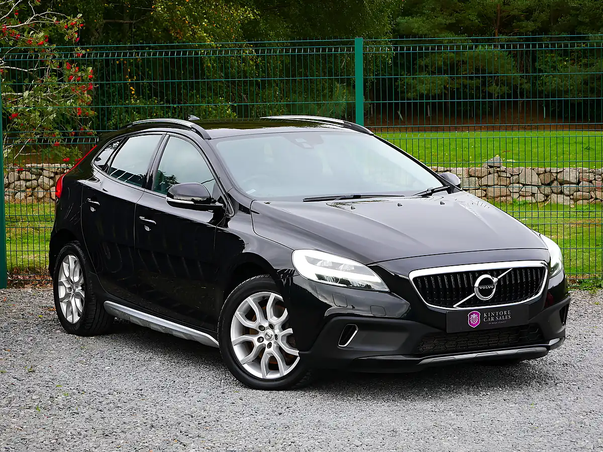 Used 2018 Volvo V40 Cross Country Cross Country Pro Onyx Black - Front View