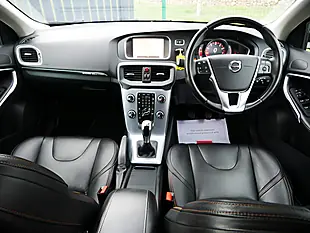 Used 2018 Volvo V40 Cross Country Cross Country Pro Onyx Black - Interior and Exterior details 10