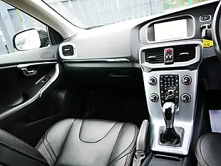 Used 2018 Volvo V40 Cross Country Cross Country Pro Onyx Black - Interior and Exterior details 11