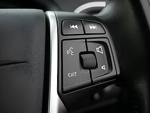 Used 2018 Volvo V40 Cross Country Cross Country Pro Onyx Black - Interior and Exterior details 16