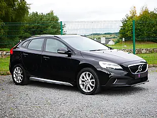 Used 2018 Volvo V40 Cross Country Cross Country Pro Onyx Black - Interior and Exterior details 2