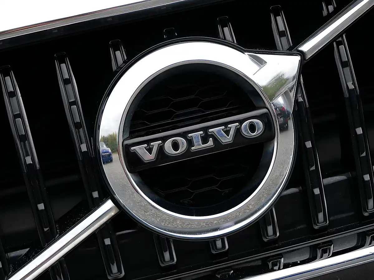 Used 2018 Volvo V40 Cross Country Cross Country Pro Onyx Black - Interior and Exterior details 20