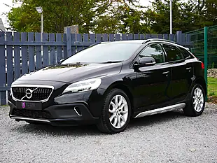 Used 2018 Volvo V40 Cross Country Cross Country Pro Onyx Black - Interior and Exterior details 4