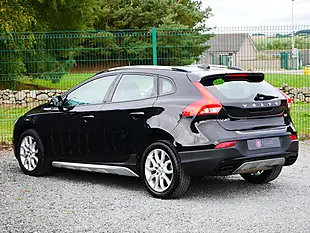 Used 2018 Volvo V40 Cross Country Cross Country Pro Onyx Black - Interior and Exterior details 7