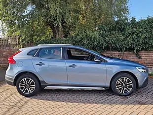 Used 2018 Volvo V40 Cross Country Mussel Blue - Interior and Exterior details 12