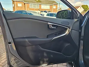 Used 2018 Volvo V40 Cross Country Mussel Blue - Interior and Exterior details 18